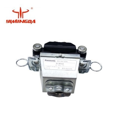 Kolektor Troli DHC6076 Suku Cadang Pemotong Otomatis 3P 380V 1A Untuk Oshima